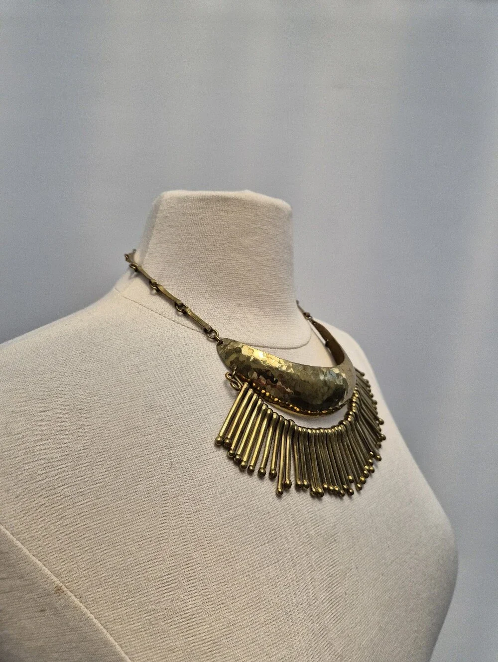LEATHEROCK Vintage Hammered Brass Bib Choker Necklace Boho Brutalist Sunburst